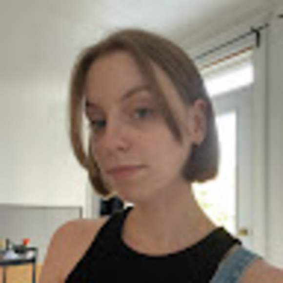 Meet your Posher, Émilie - Picture 1 of 1